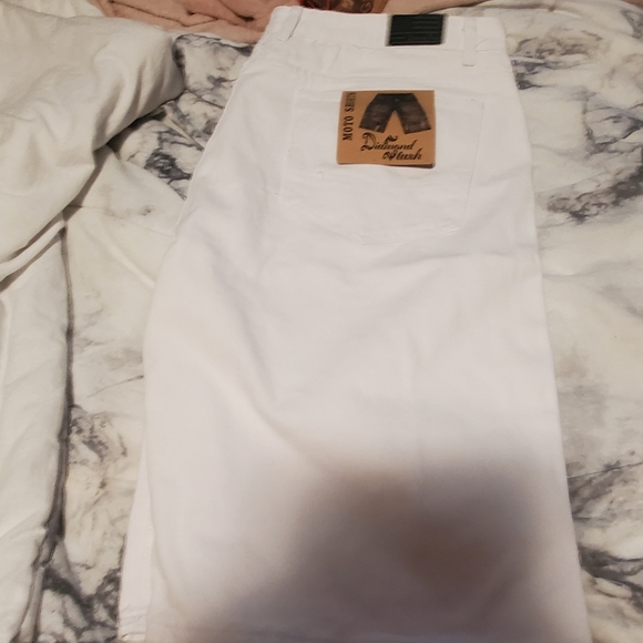 New with tags white shorts - Picture 2 of 2